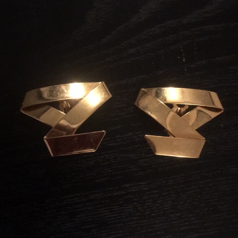 80's Ladies Vintage Clip on Gold Earrings !